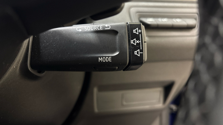 Renault Captur 1.3 TCE 140 Iconic 5dr EDC Petrol Hatchback